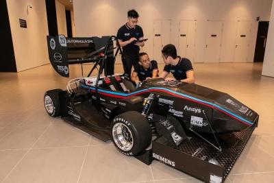 Sinh viên NUS chế tạo xe đua điện đầu tiên của Singapore, đi từ 100km/h trong 3,9 giây