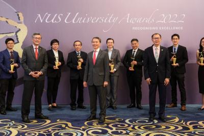 Tại giải thưởng ĐH NUS 2022 đã vinh danh 8 nhà giáo dục, nghiên cứu xuất sắc