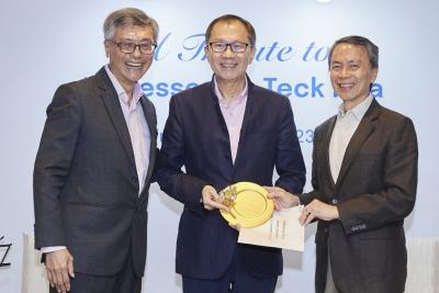 Đại học NUS phong tặng danh hiệu Giáo sư danh giá cho Giáo sư Ho Teck Hua