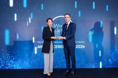 Trợ lý Giáo sư Iris Yu của NUS, đã vinh dự nhận Giải thưởng L'Oréal-UNESCO dành cho Phụ nữ trong Khoa học Singapore năm 2024.