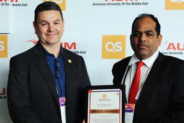 NUS Medicine giành giải Đồng QS Reimagine Education 2025 với mô hình đào tạo y khoa đổi mới